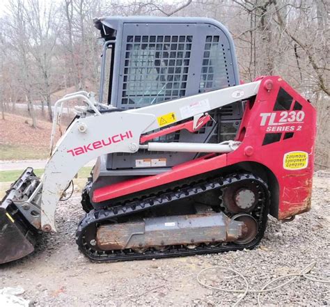 what is the weight on techusia tl220 skid steer|Takeuchi TL230 Series 2 Multi Terrain Loader .